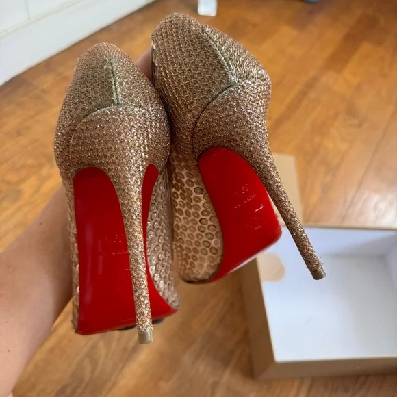Christian Louboutin Lace 554 100 Cabaret Sequin Embellishments Pump Gold Nude 39
